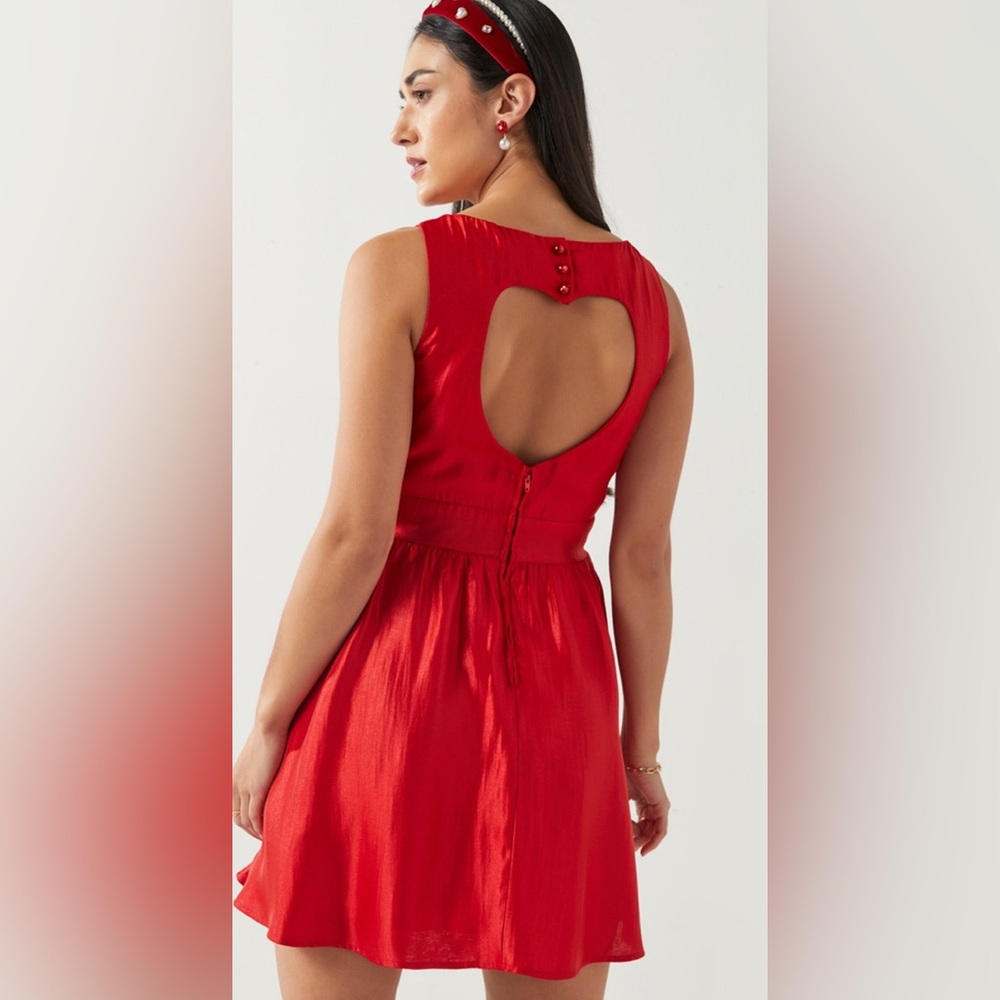 Francesca's NWT Leone Heart Back‎ Cut Out Dress